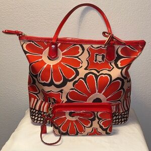 Coach Poppy Floral Scarf Print Tote (F25125) and a matching wristlet